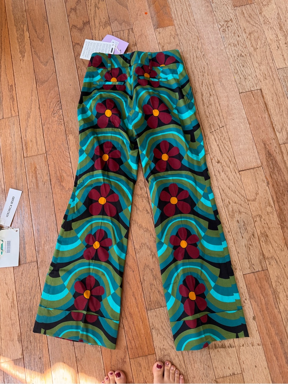 La DoubleJ - Retro Floral Wide-Leg Pants in Teal & Maroon - - Picture 8 of 9